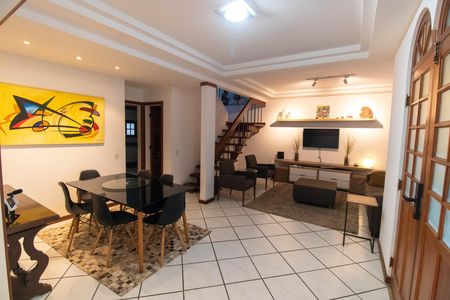 Casa de Condomínio para alugar com 3 quartos, 300m² em Serra Grande, Niterói