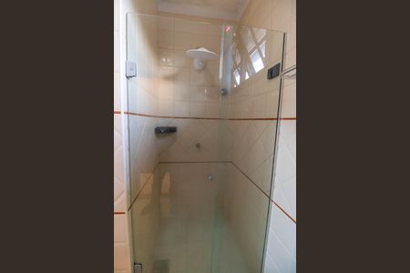 Banheiro da Suíte de casa de condomínio para alugar com 3 quartos, 300m² em Serra Grande, Niterói