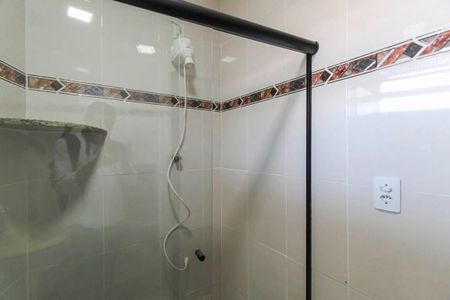 Banheiro de casa para alugar com 1 quarto, 30m² em Vila Tolstoi, São Paulo