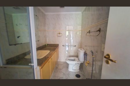 Apartamento à venda com 98m², 3 quartos e 1 vaga Apartamento à venda com 98m², 3 quartos e 1 vagaBanheiro da Suíte