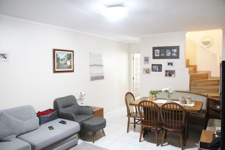 Casa à venda com 170m², 4 quartos e 2 vagasSala