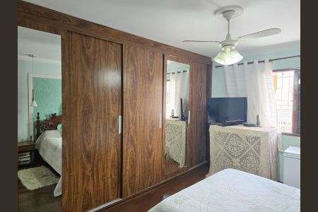 Casa à venda com 170m², 4 quartos e 2 vagas Casa à venda com 170m², 4 quartos e 2 vagasQuarto 01