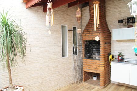 Casa à venda com 170m², 4 quartos e 2 vagasChurrasqueira