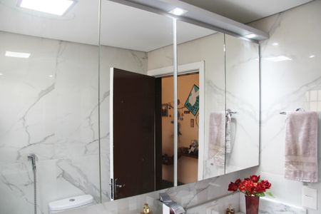 Casa à venda com 170m², 4 quartos e 2 vagasBanheiro Social