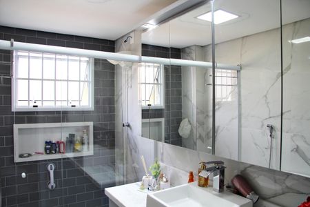 Casa à venda com 170m², 4 quartos e 2 vagasBanheiro Social