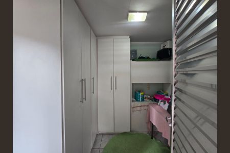 Casa à venda com 170m², 4 quartos e 2 vagas Casa à venda com 170m², 4 quartos e 2 vagasQuarto de Serviço