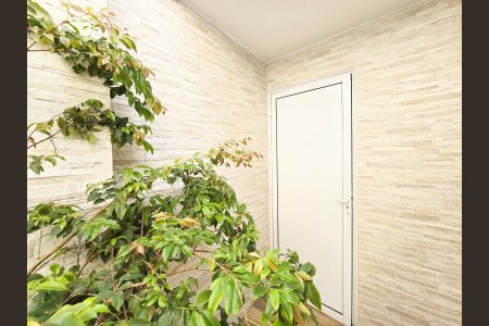 Casa à venda com 170m², 4 quartos e 2 vagas Casa à venda com 170m², 4 quartos e 2 vagasChurrasqueira / Porta acesso ao porão