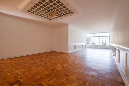 Apartamento à venda com 186m², 3 quartos e 1 vaga Apartamento à venda com 186m², 3 quartos e 1 vagaSala