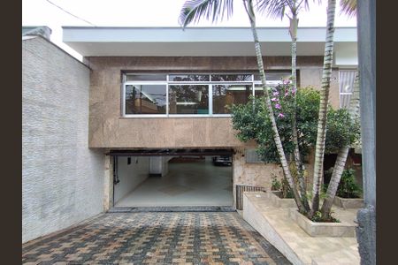 Casa à venda com 700m², 4 quartos e 8 vagasFachada