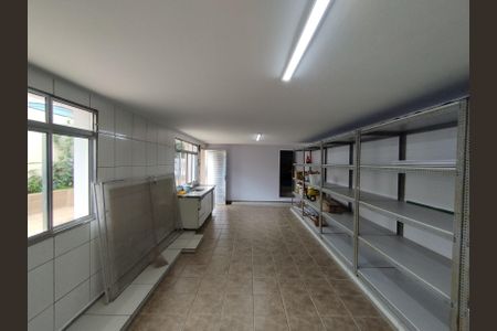 Casa à venda com 700m², 4 quartos e 8 vagasDeposito