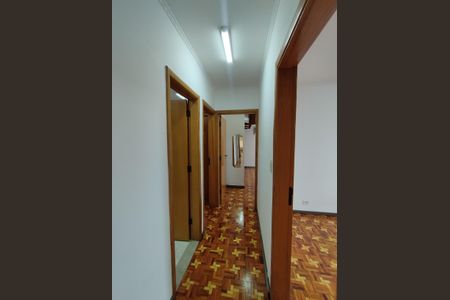 Casa à venda com 700m², 4 quartos e 8 vagasCorredor