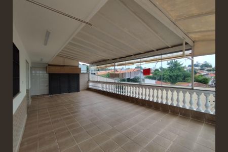 Casa à venda com 700m², 4 quartos e 8 vagasVaranda