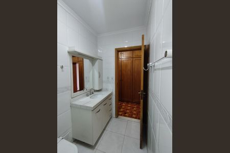 Casa à venda com 700m², 4 quartos e 8 vagasBanheiro Social 2