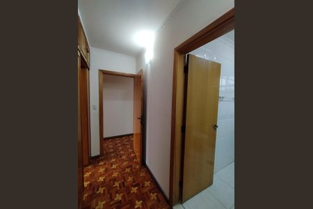 Casa à venda com 700m², 4 quartos e 8 vagasCorredor