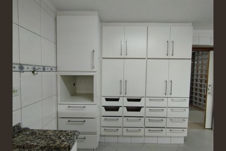 Casa à venda com 700m², 4 quartos e 8 vagasÁrea comum - Salão de festas