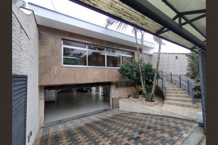 Casa à venda com 700m², 4 quartos e 8 vagasFachada
