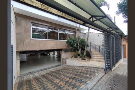 Casa à venda com 700m², 4 quartos e 8 vagasFachada