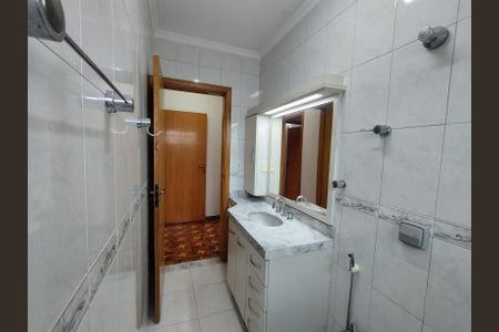 Casa à venda com 700m², 4 quartos e 8 vagasBanheiro da Suíte