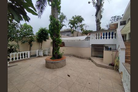 Casa à venda com 700m², 4 quartos e 8 vagasQuintal