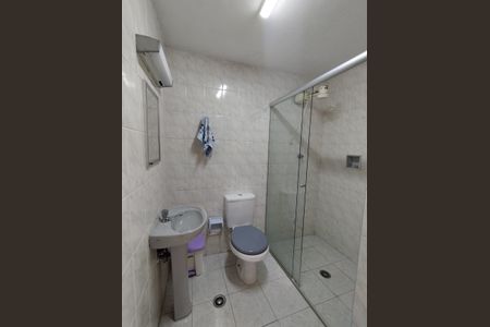 Casa à venda com 700m², 4 quartos e 8 vagasBanheiro Social