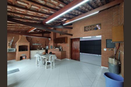 Casa à venda com 700m², 4 quartos e 8 vagasÁrea comum - Churrasqueira