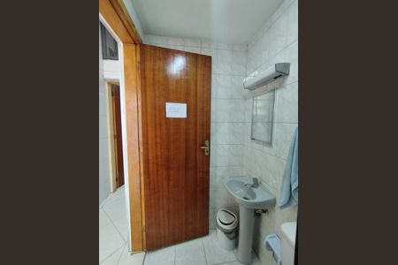 Casa à venda com 700m², 4 quartos e 8 vagasBanheiro Social