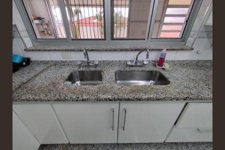 Casa à venda com 700m², 4 quartos e 8 vagasCozinha