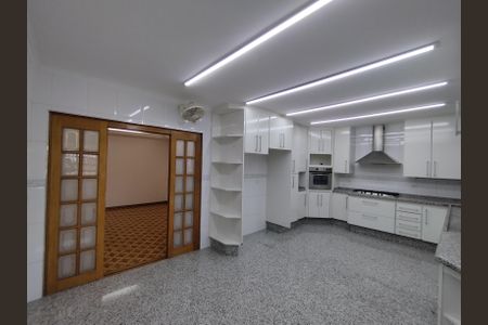 Casa à venda com 700m², 4 quartos e 8 vagasCozinha