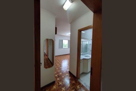 Casa à venda com 700m², 4 quartos e 8 vagasCorredor