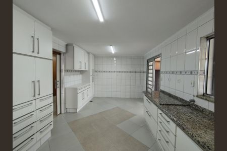 Casa à venda com 700m², 4 quartos e 8 vagasÁrea comum - Salão de festas