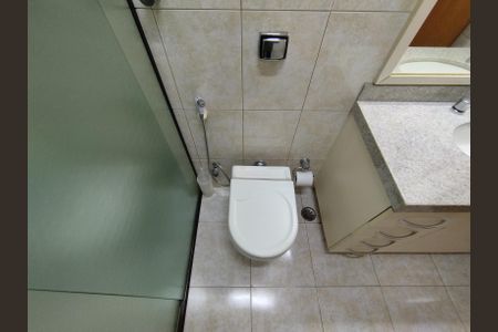 Casa à venda com 700m², 4 quartos e 8 vagasBanheiro da Suíte 2