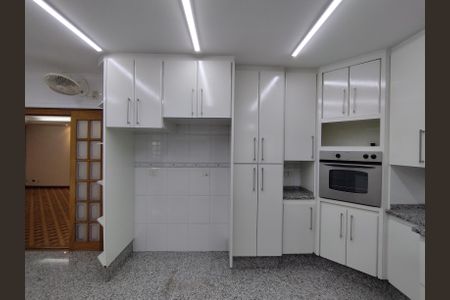 Casa à venda com 700m², 4 quartos e 8 vagasCozinha