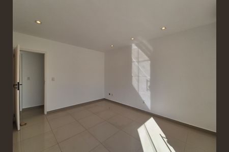 Apartamento para alugar com 205m², 3 quartos e 3 vagas Apartamento para alugar com 205m², 3 quartos e 3 vagasQuarto 2