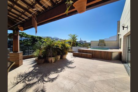 Apartamento para alugar com 205m², 3 quartos e 3 vagas Apartamento para alugar com 205m², 3 quartos e 3 vagasÁrea externa