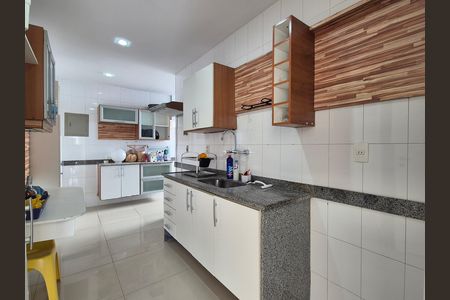Apartamento para alugar com 205m², 3 quartos e 3 vagas Apartamento para alugar com 205m², 3 quartos e 3 vagasCozinha