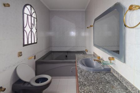 Casa para alugar com 152m², 3 quartos e 2 vagasBanheiro da Suíte