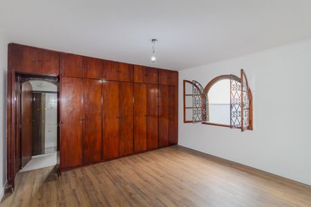 Casa para alugar com 152m², 3 quartos e 2 vagasSuíte