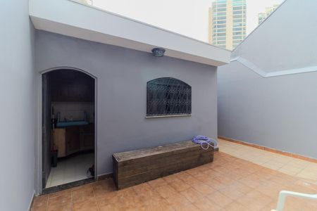 Casa para alugar com 152m², 3 quartos e 2 vagasQuintal