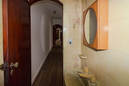 Casa para alugar com 152m², 3 quartos e 2 vagasBanheiro social