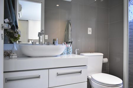 Banheiro da Suíte 1 de apartamento para alugar com 3 quartos, 150m² em Vila Monte Alegre, São Paulo