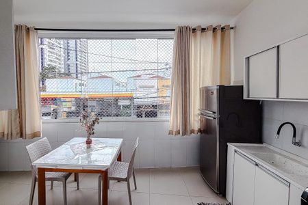 Casa para alugar com 55m², 1 quarto e sem vaga Casa para alugar com 55m², 1 quarto e sem vagaCozinha e Área de Serviço