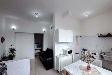 Casa para alugar com 55m², 1 quarto e sem vaga Casa para alugar com 55m², 1 quarto e sem vagaCozinha e Área de Serviço