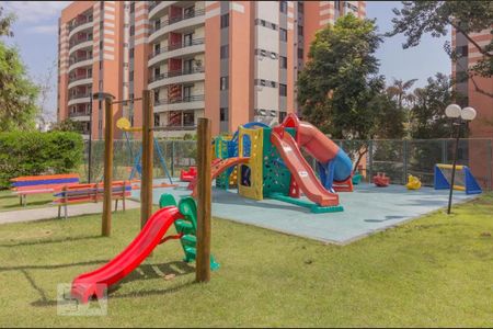Apartamento para alugar com 170m², 4 quartos e 3 vagasÁrea comum - Playground