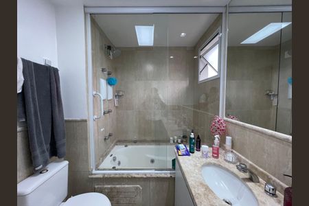 Apartamento para alugar com 170m², 4 quartos e 3 vagasBanheiro da Suíte 2