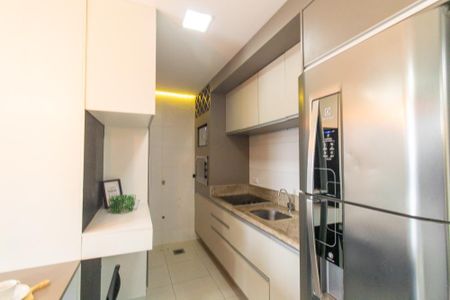 Cozinha de apartamento para alugar com 1 quarto, 45m² em Novo Mundo, Curitiba