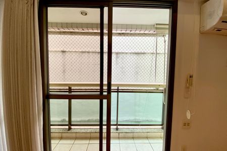 Apartamento para alugar com 85m², 2 quartos e 1 vaga Apartamento para alugar com 85m², 2 quartos e 1 vagaSala