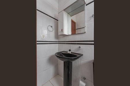 Apartamento para alugar com 60m², 2 quartos e sem vagaBanheiro