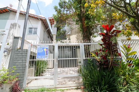 Casa para alugar com 125m², 3 quartos e 1 vaga Casa para alugar com 125m², 3 quartos e 1 vagaFachada