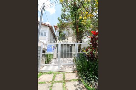 Casa para alugar com 125m², 3 quartos e 1 vaga Casa para alugar com 125m², 3 quartos e 1 vagaFachada