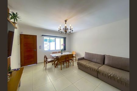 Casa à venda com 130m², 3 quartos e 2 vagasSala